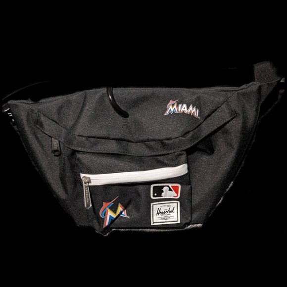 "Fanny Pack"  Herschel Hip Pack - Picture 1 of 7